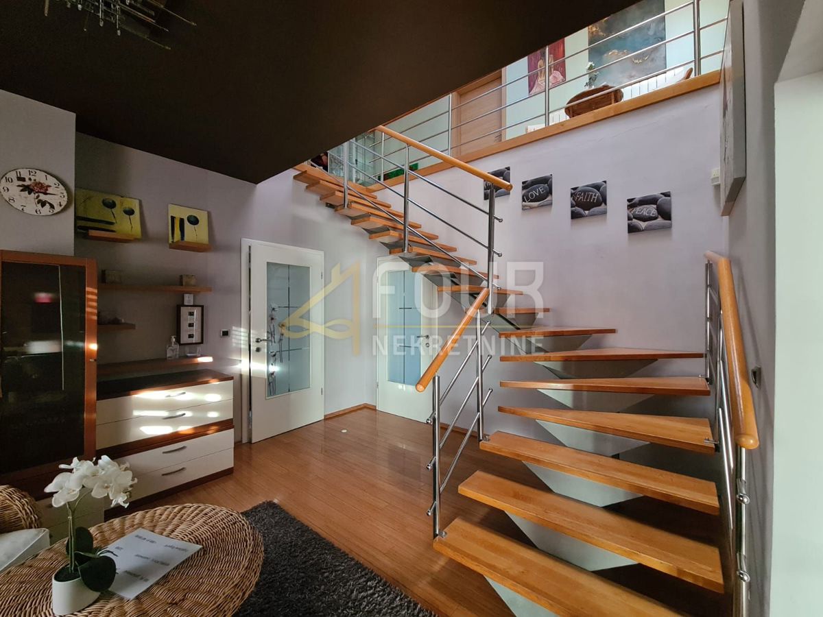 Ravna Gora, 305,49m2