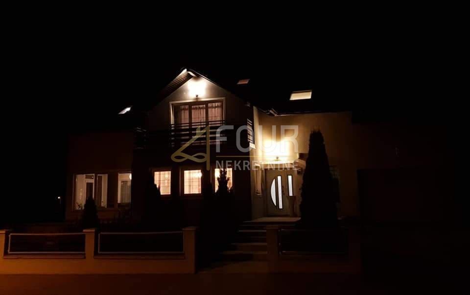 Ravna Gora, 305,49m2