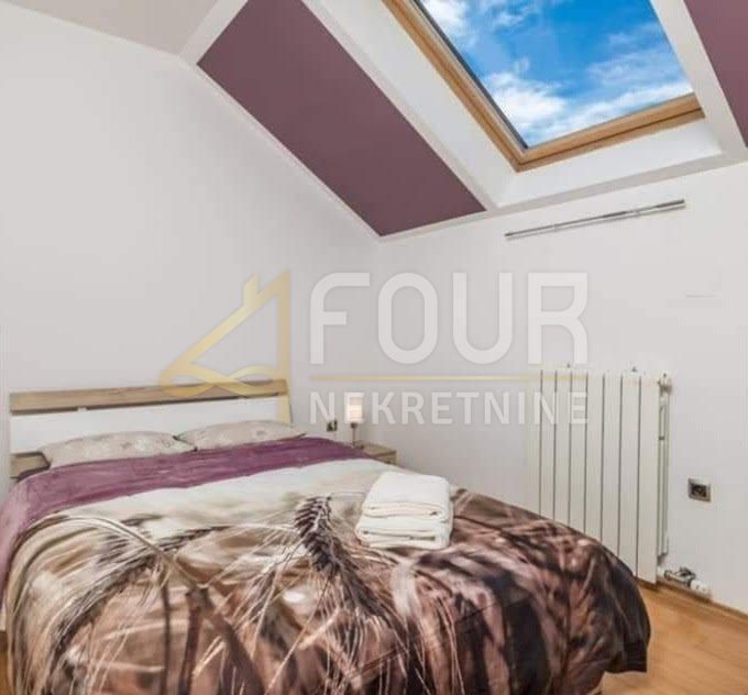 Ravna Gora, 305,49m2