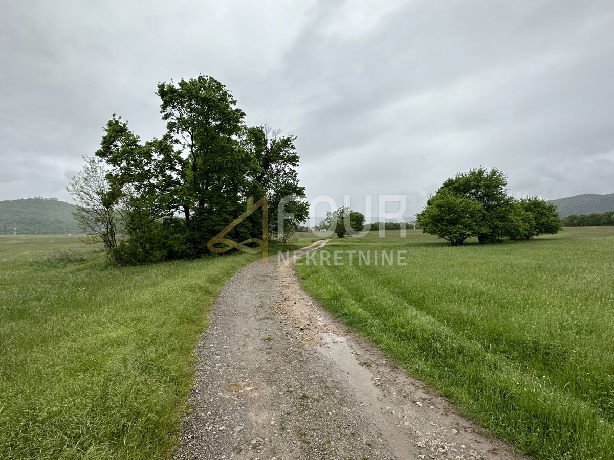 Podhum, Jelenje, 1.341m2