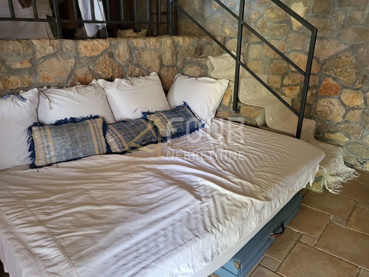 Njivice, Omišalj, 360m2