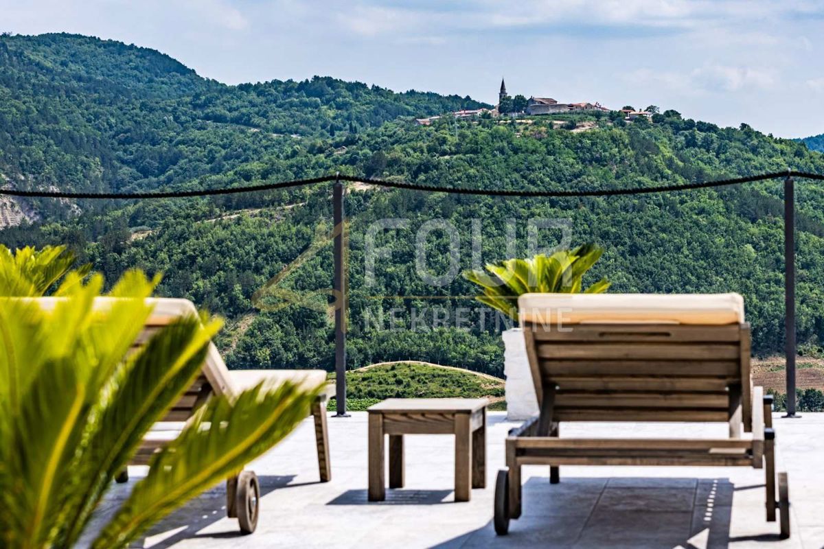 Buzet, 386,56m2