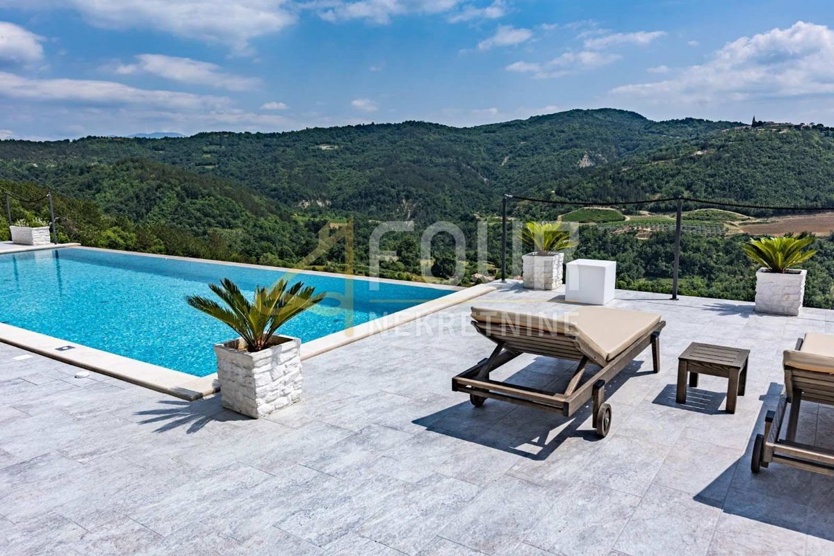 Buzet, 386,56m2