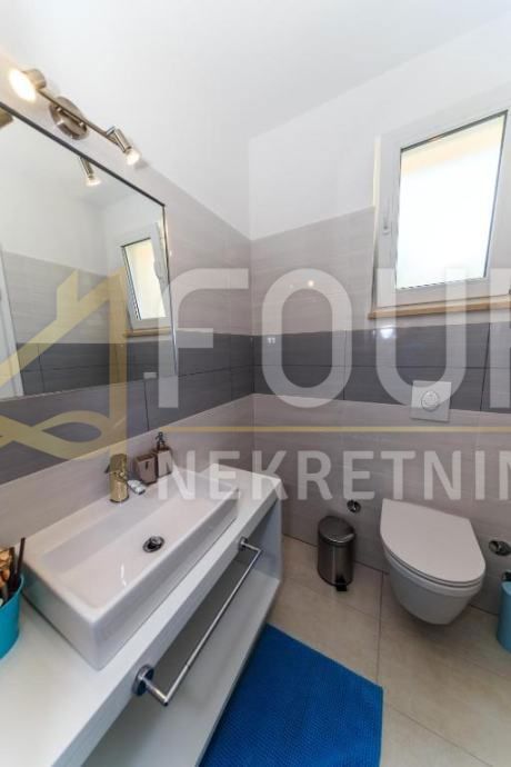 Ika, Opatija - Okolica, 380m2