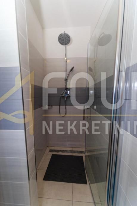 Ika, Opatija - Okolica, 380m2