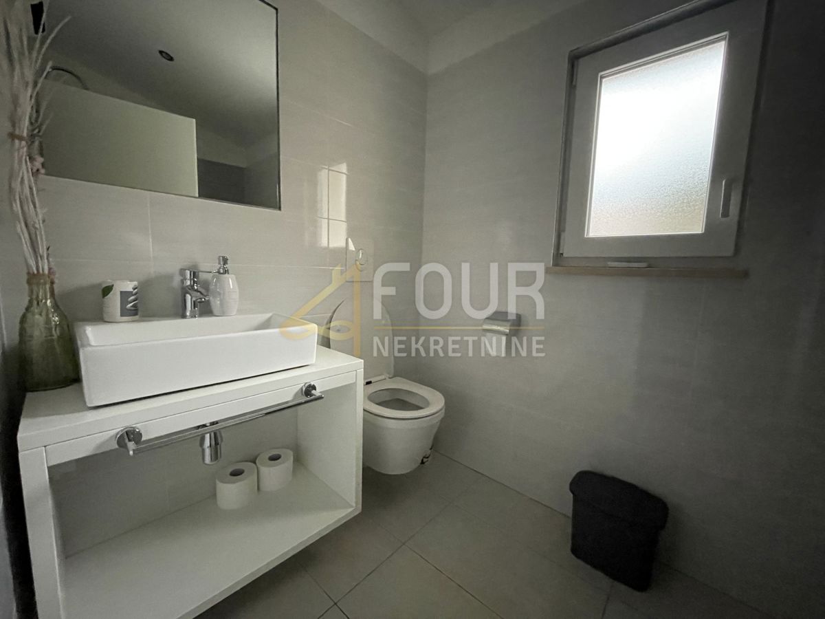 Ika, Opatija - Okolica, 380m2