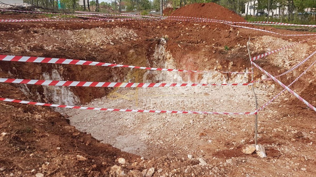 Sveti Bartul, Raša, 554m2