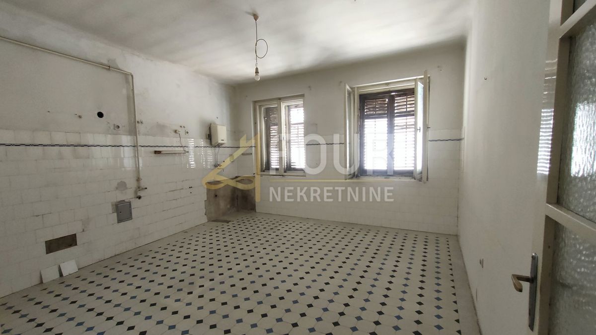 Centar, Rijeka, 93,16m2