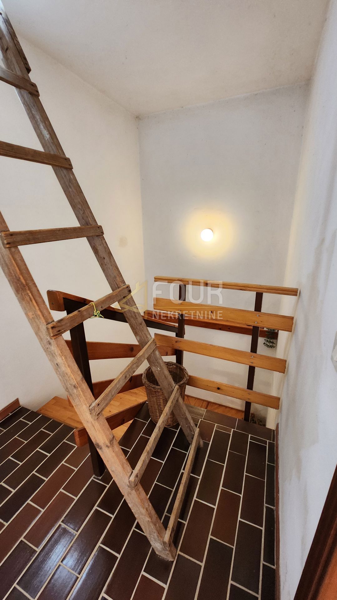 Grižane-Belgrad, Vinodolska Općina, 260m2