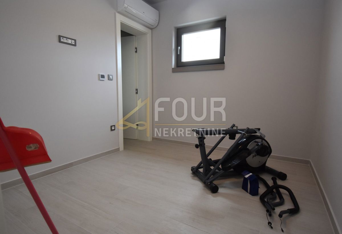 Malinska, Malinska-Dubašnica, 173,45m2