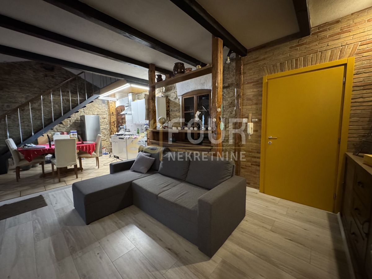 Stari Pazin, Pazin, 208,04m2