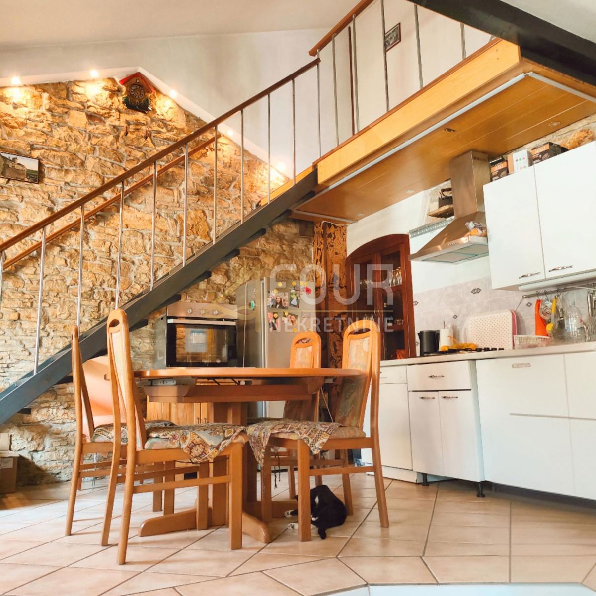 Stari Pazin, Pazin, 208,04m2