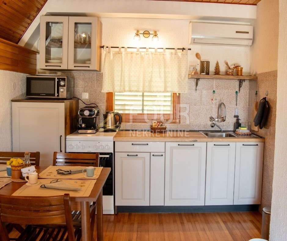 Belo, Delnice, 130m2