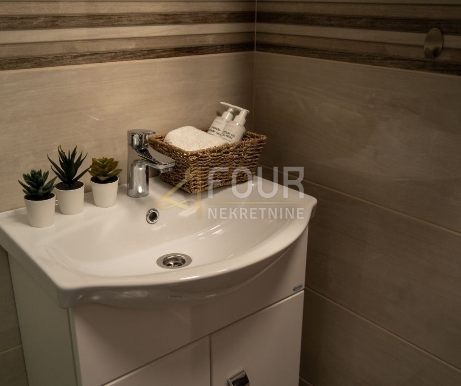 Belo, Delnice, 130m2