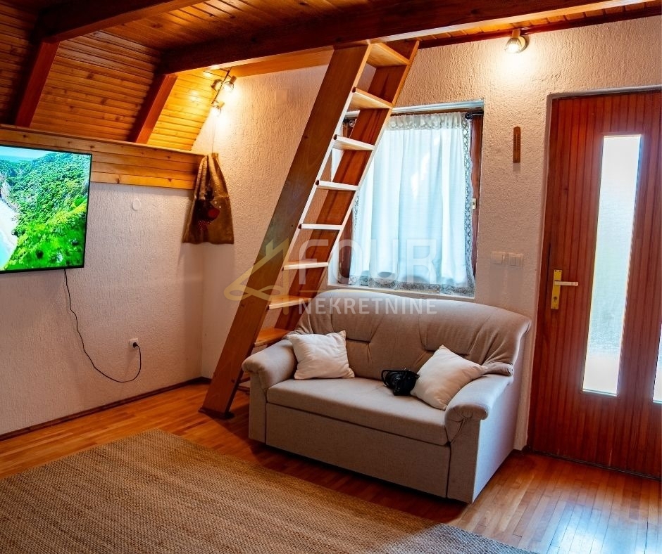 Belo, Delnice, 130m2