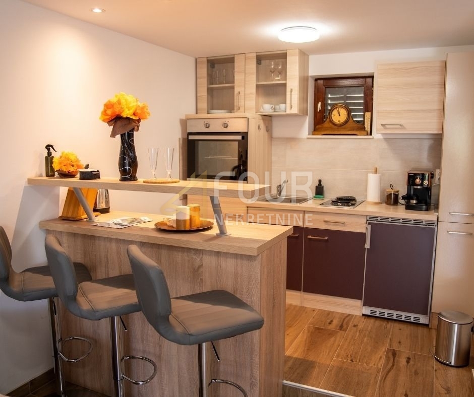 Belo, Delnice, 130m2