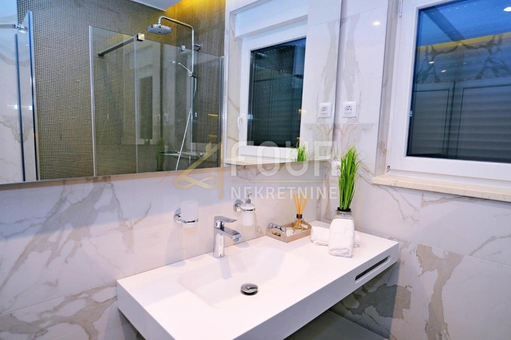 Opatija - Centar, Opatija, 2.000m2