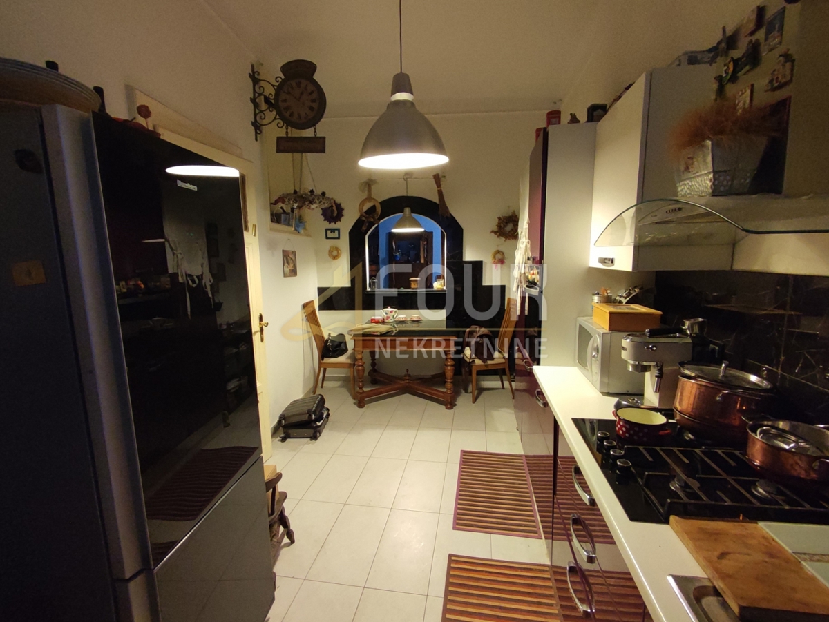 Centar, Rijeka, 87,65m2