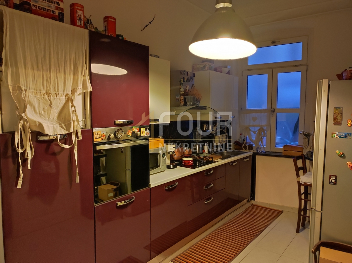 Centar, Rijeka, 87,65m2