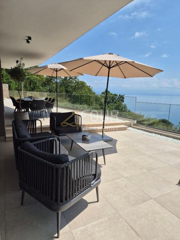 Lovran - dintorni, Medveja, casa indipendente con piscina