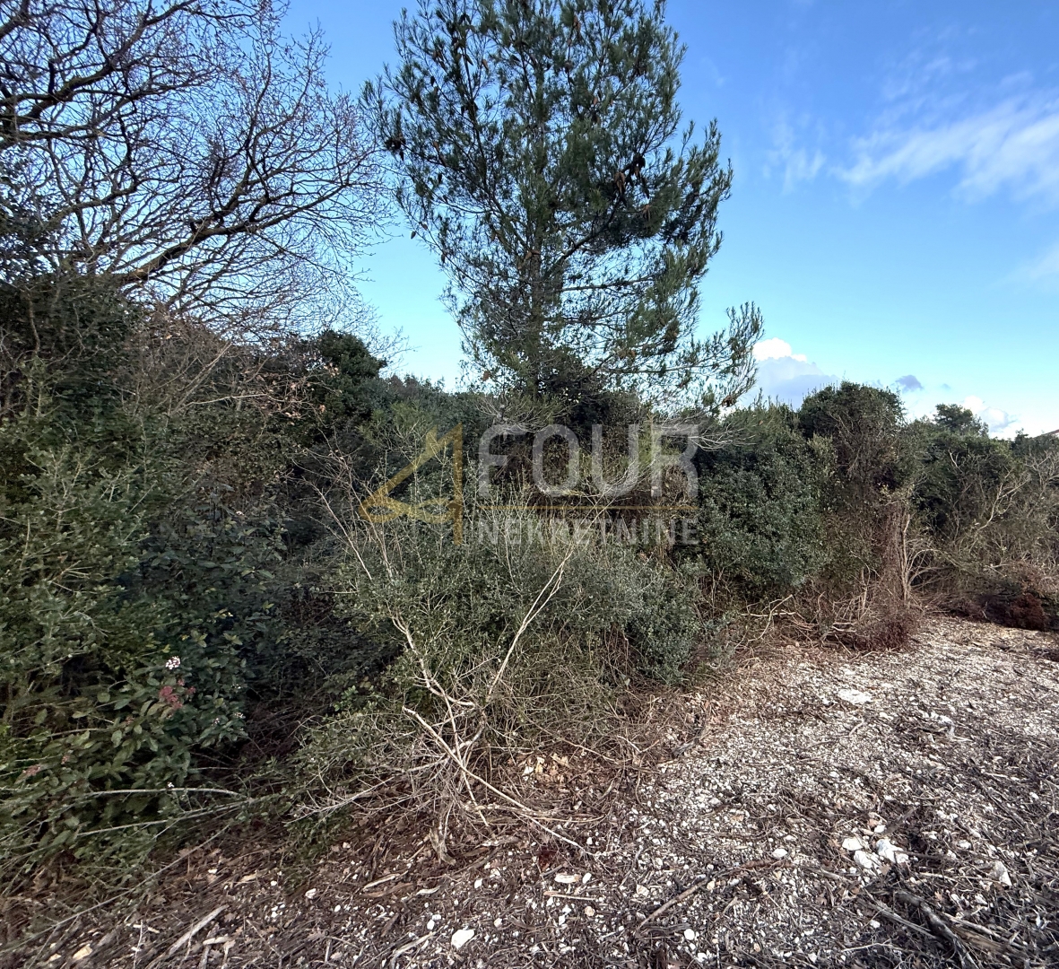 Veli vrh, Pula, 1.093m2