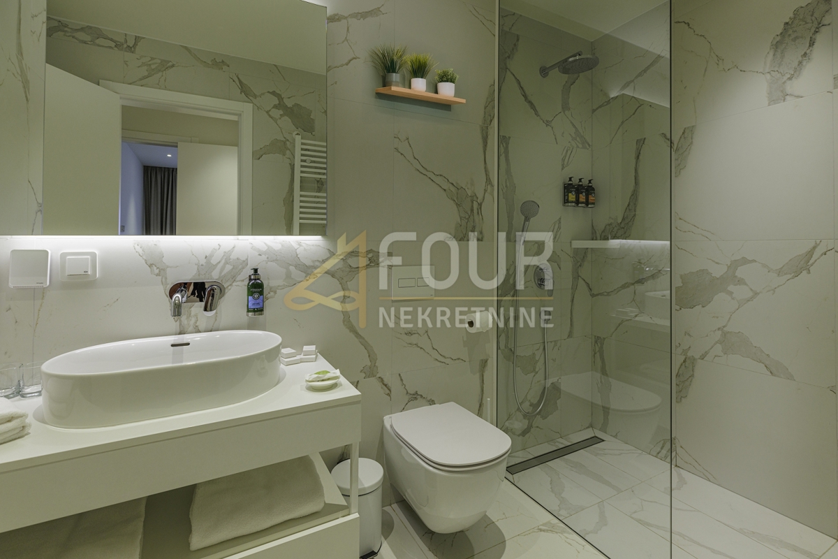 Istria, Umago - zona circostante, appartamento - resort di lusso, prima fila sul mare