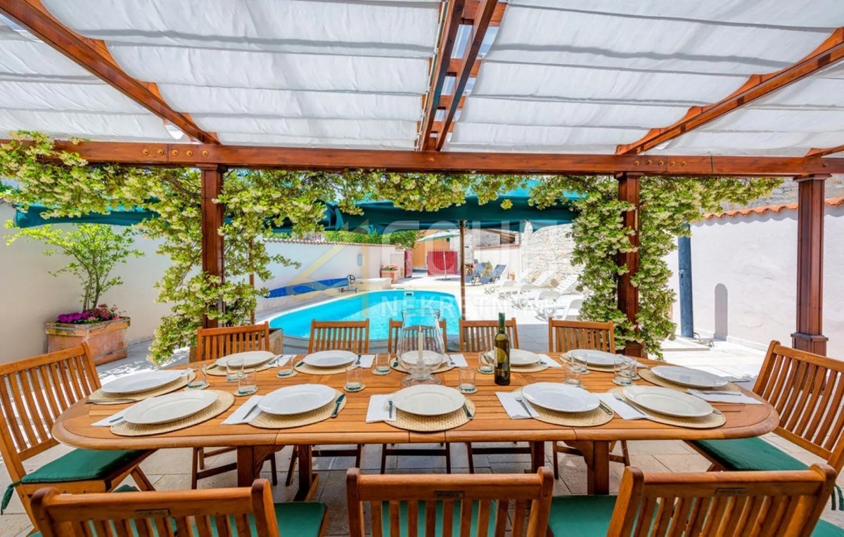 Istria, Kanfanar, casa indipendente con piscina