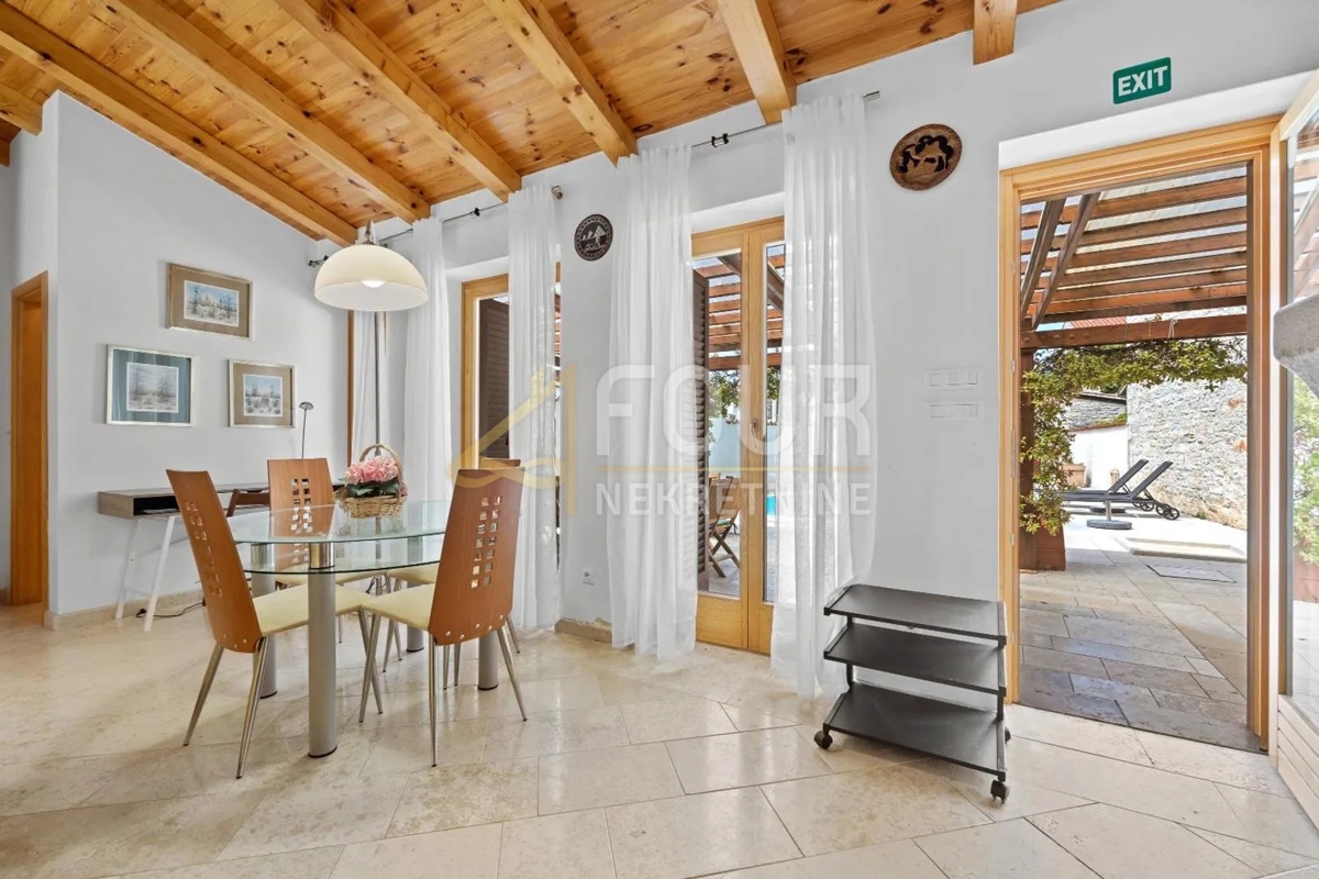 Istria, Kanfanar, casa indipendente con piscina