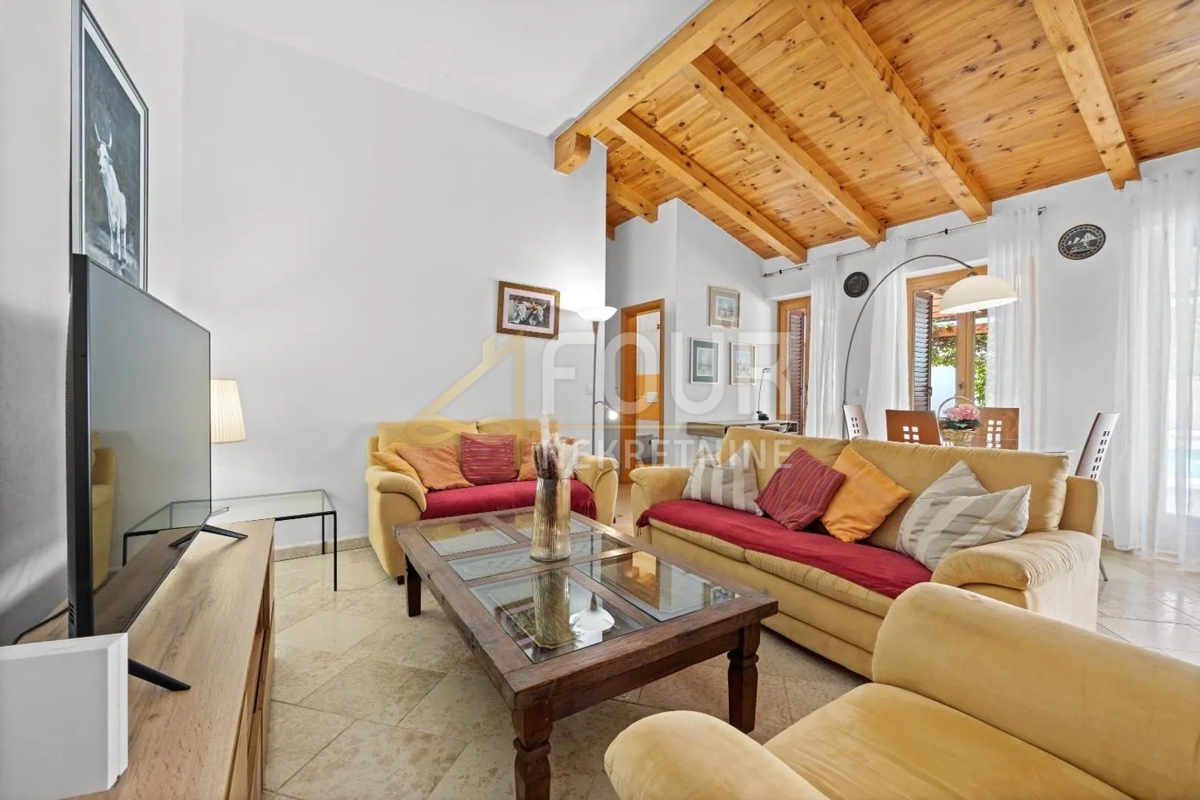 Istria, Kanfanar, casa indipendente con piscina