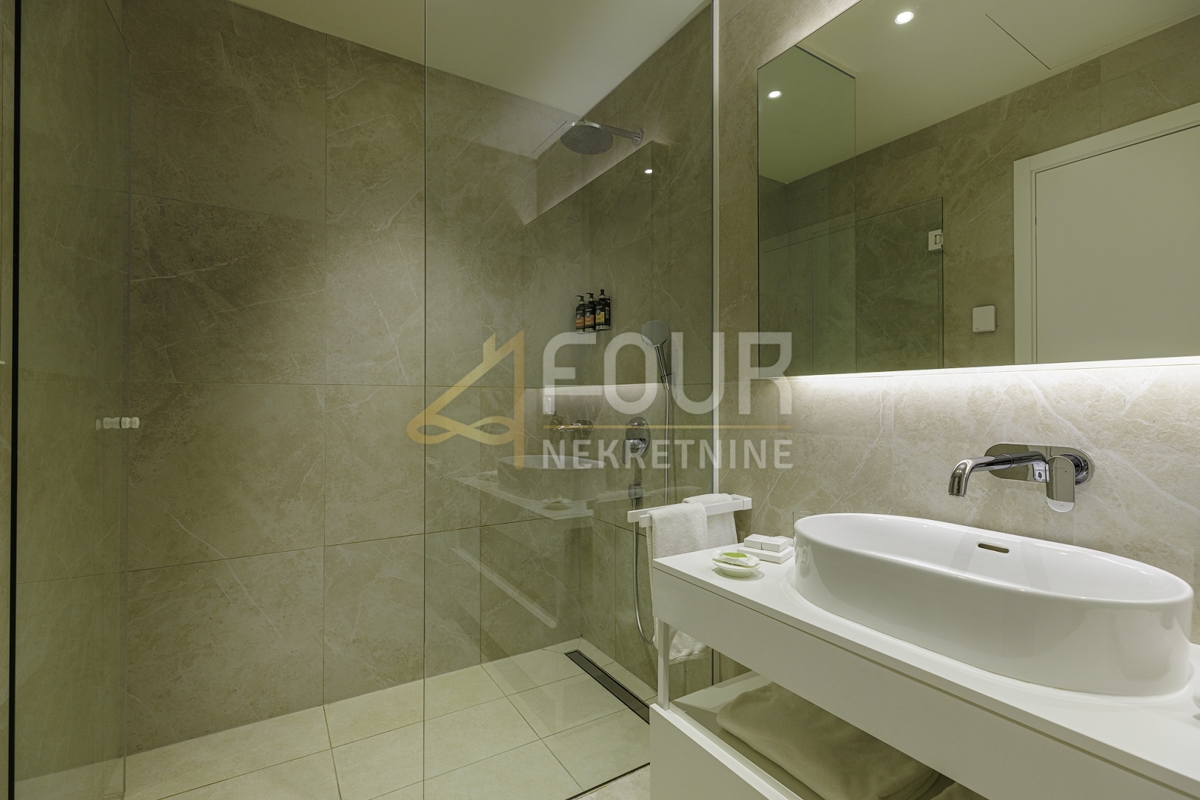 Istria, Umago - zona circostante, appartamento - resort di lusso, prima fila sul mare