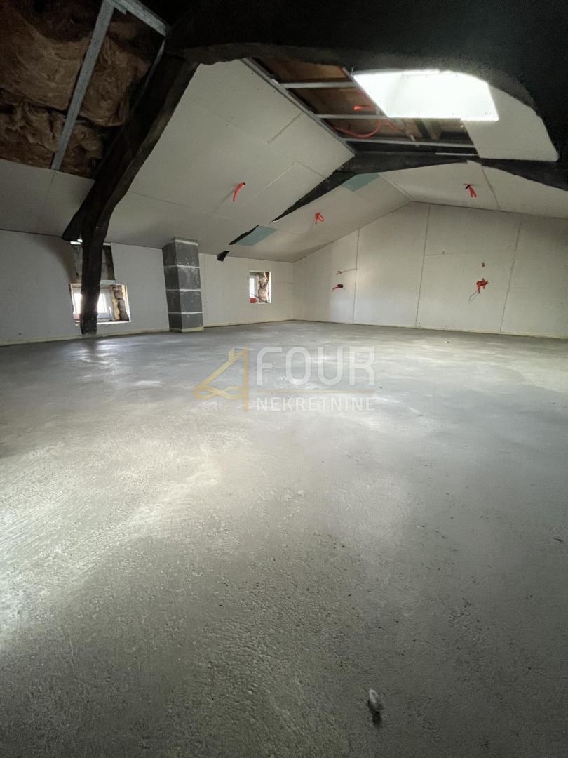 Istria, Visignano, casa di pietra a schiera, 210m2