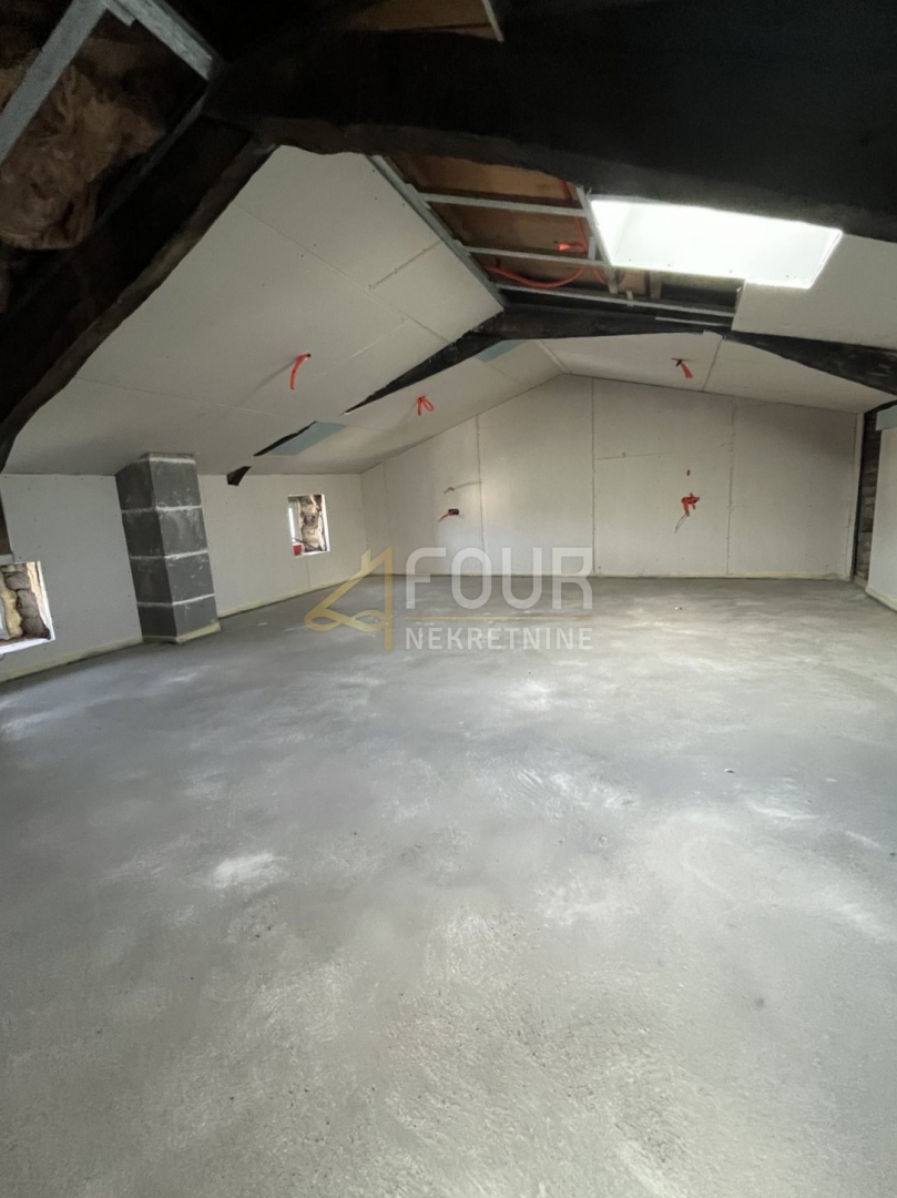 Istria, Visignano, casa di pietra a schiera, 210m2