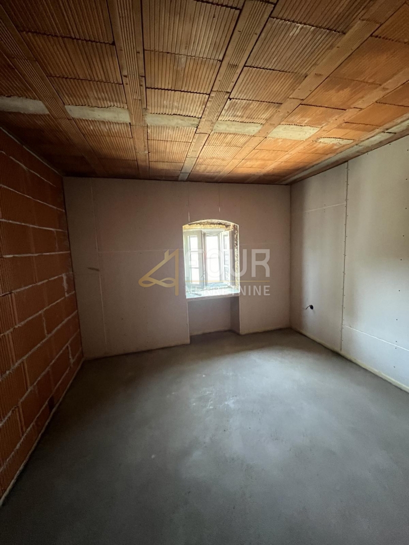 Istria, Visignano, casa di pietra a schiera, 210m2