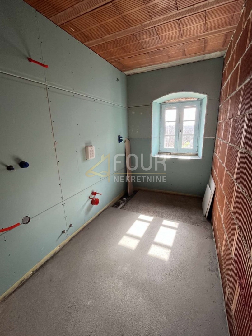 Istria, Visignano, casa di pietra a schiera, 210m2