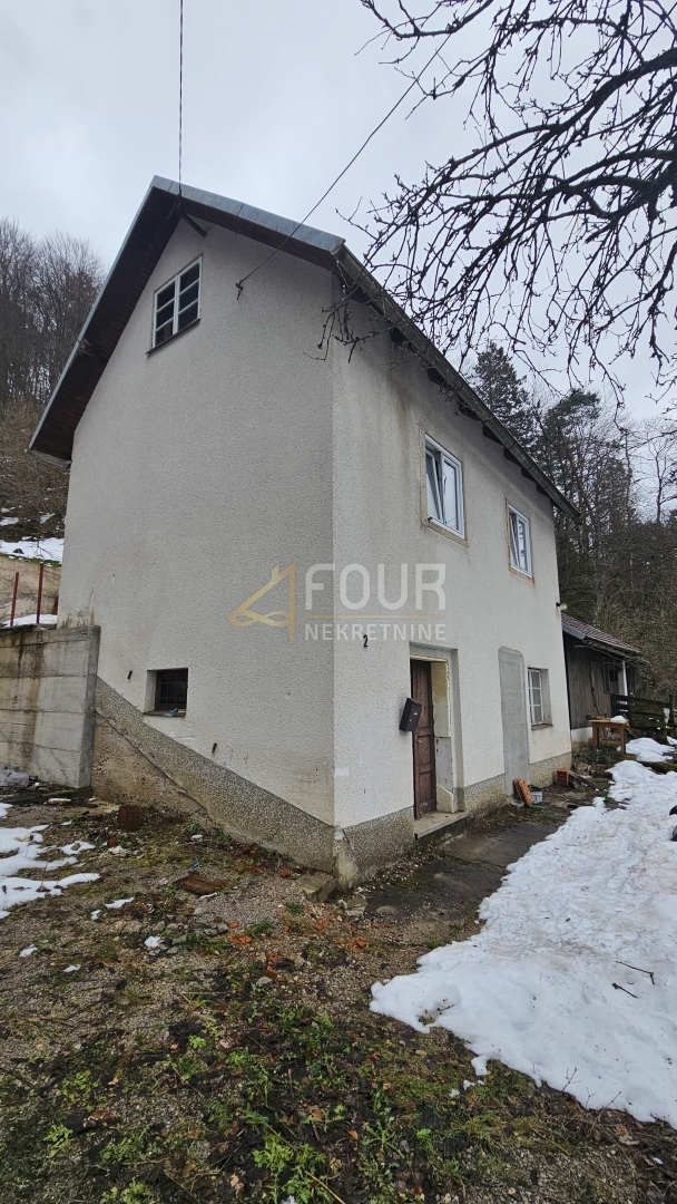 Gorski kotar, Brod Moravice, casa singola