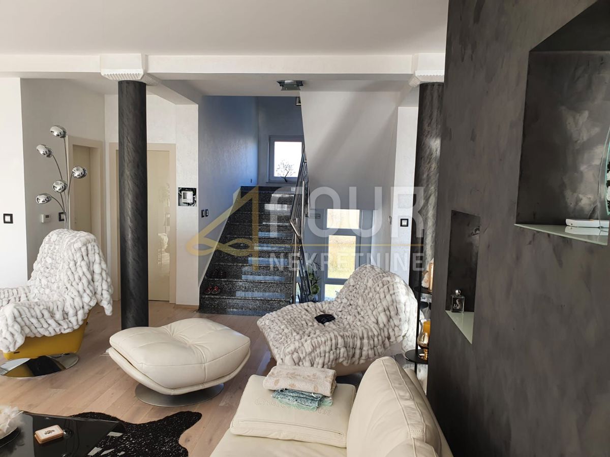 Drenova, Rijeka, 395m2