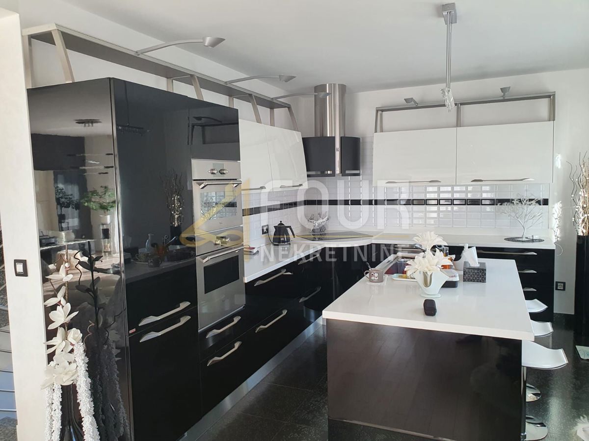 Drenova, Rijeka, 395m2