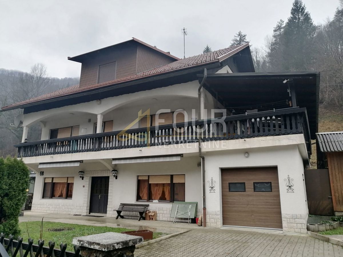 Brod na Kupi, Delnice, 400m2