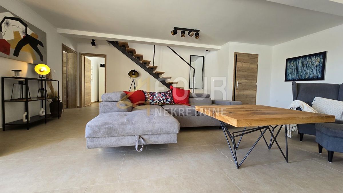 Jadranovo, Crikvenica, 200m2