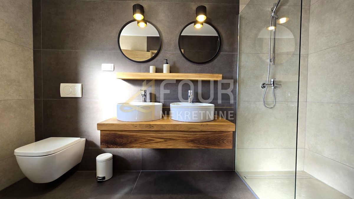 Jadranovo, Crikvenica, 200m2