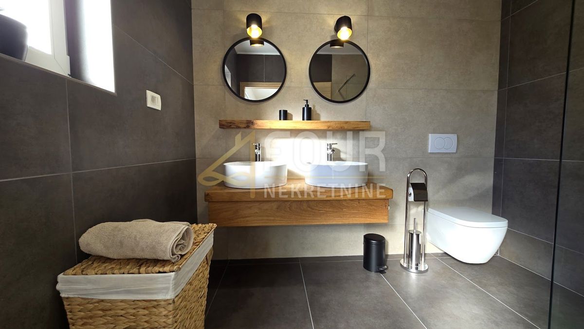 Jadranovo, Crikvenica, 200m2