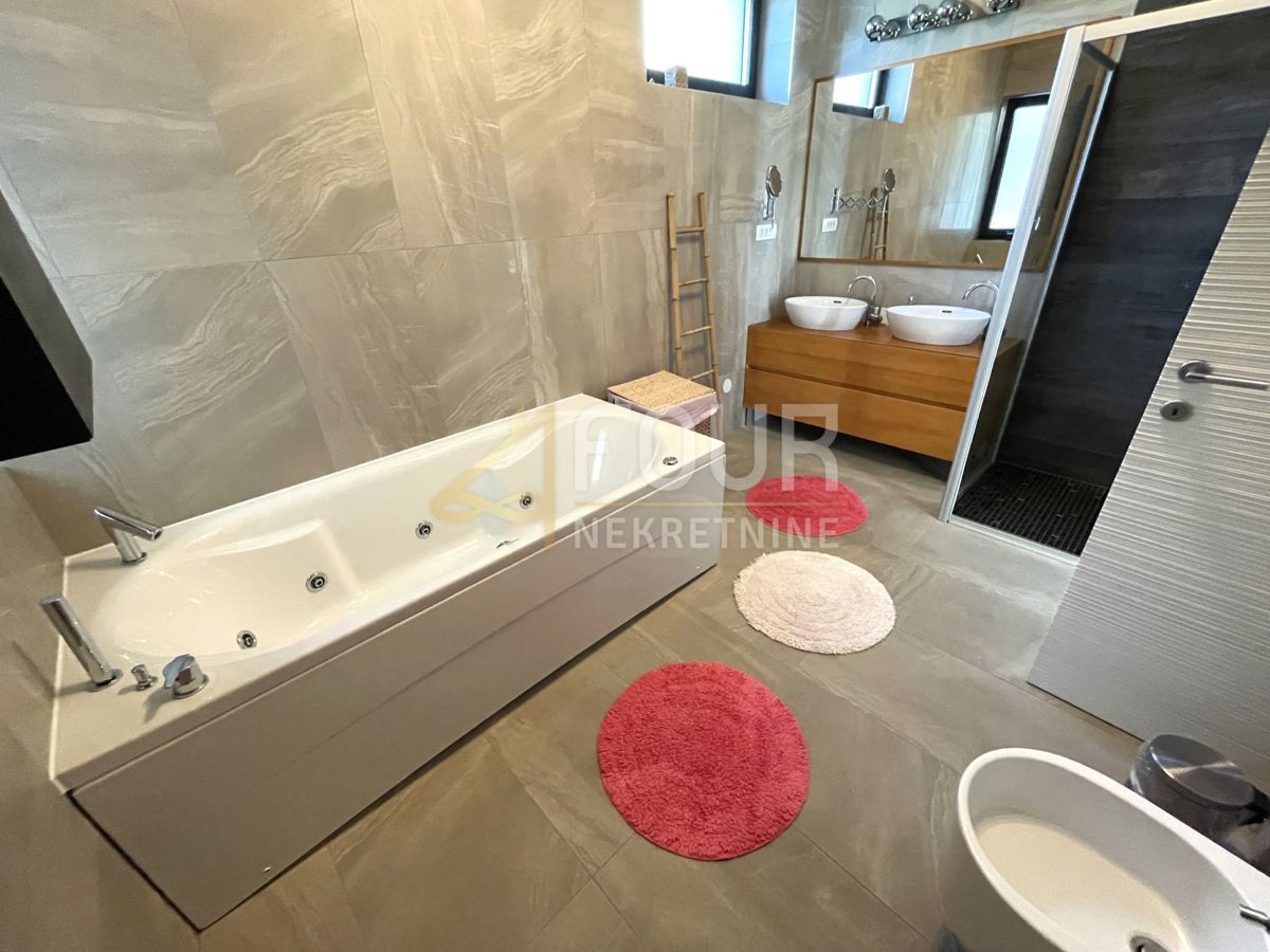 Martinkovac, Rijeka, 400m2