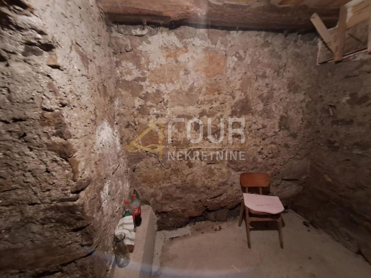 Severin na Kupi, Vrbovsko, 250m2