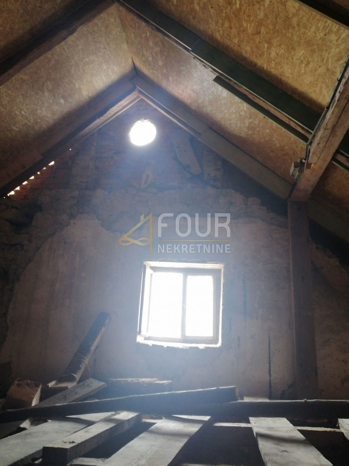 Severin na Kupi, Vrbovsko, 250m2