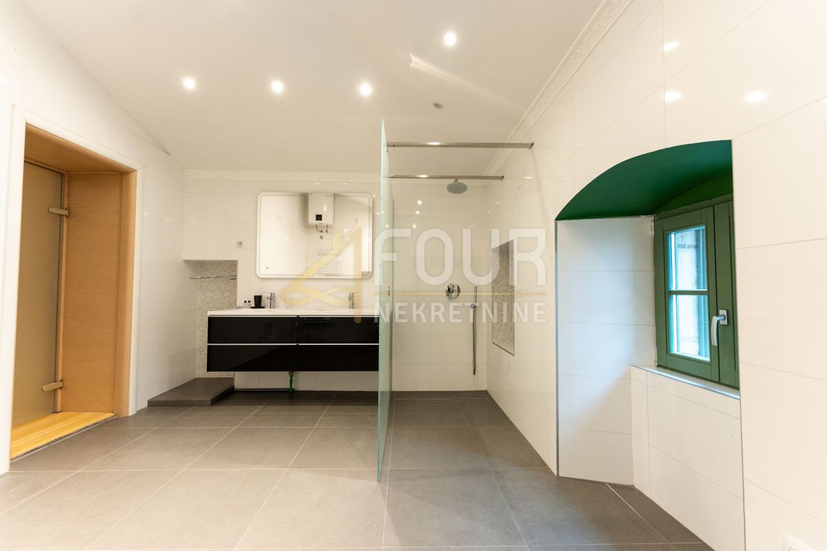 Opatija - Centar, Opatija, 185m2