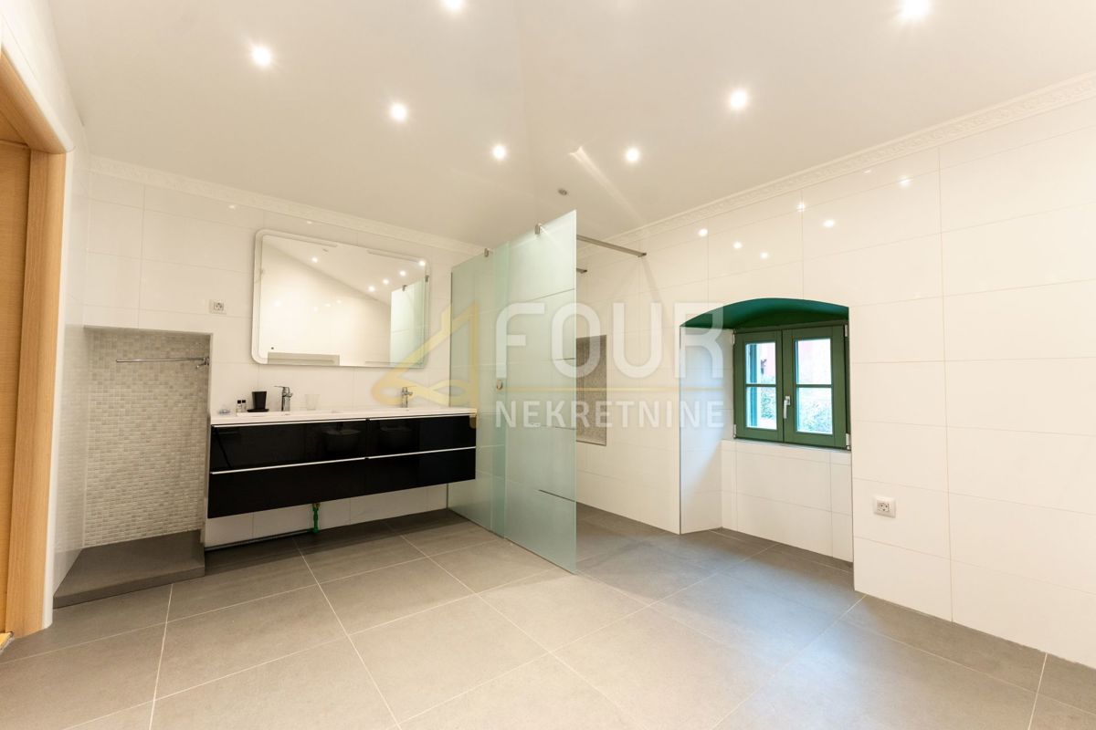 Opatija - Centar, Opatija, 185m2