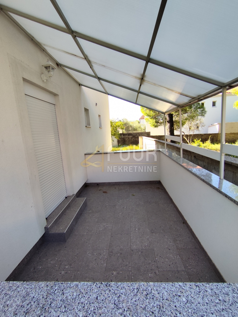 Seline, Starigrad, 175m2