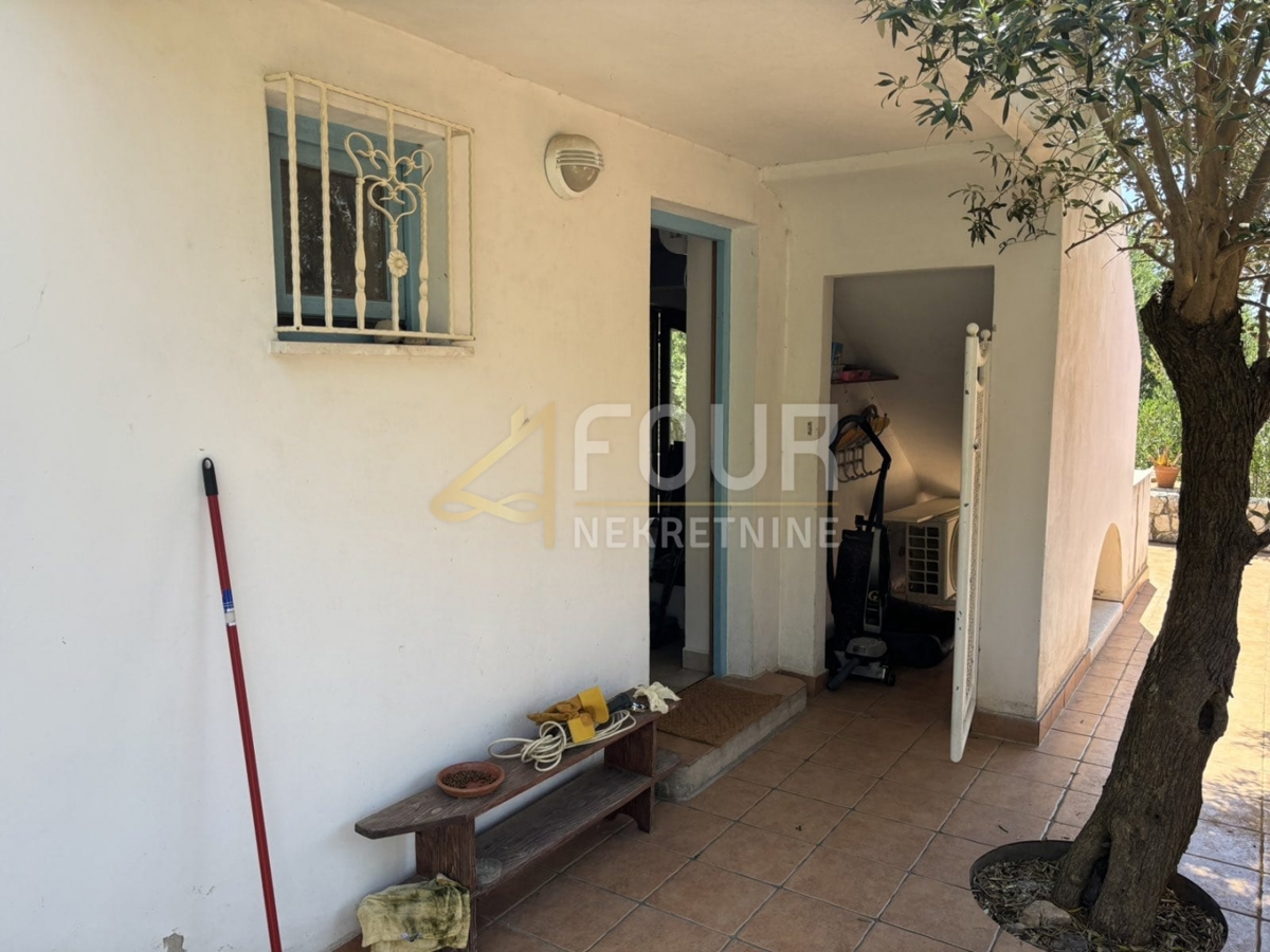 Banjol, Rab, 65,95m2