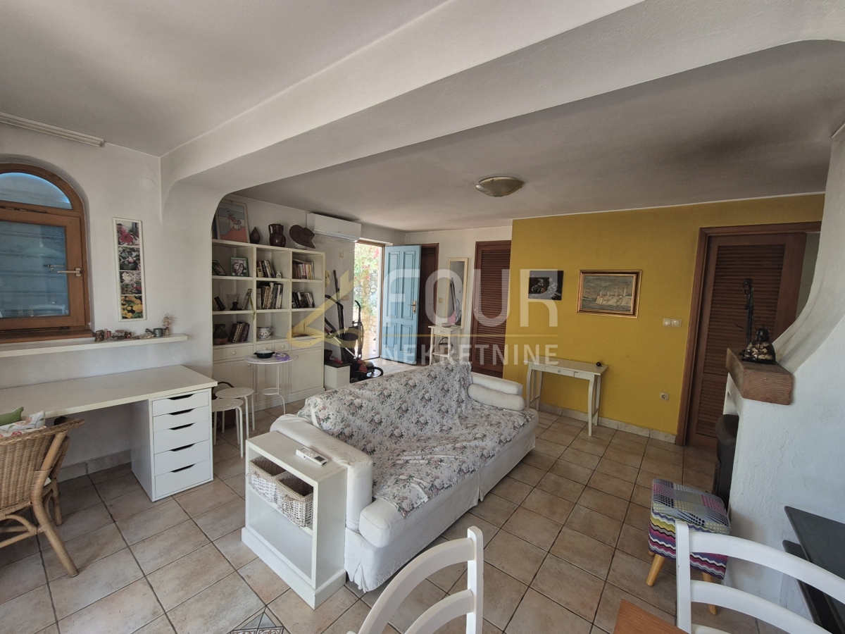 Banjol, Rab, 65,95m2