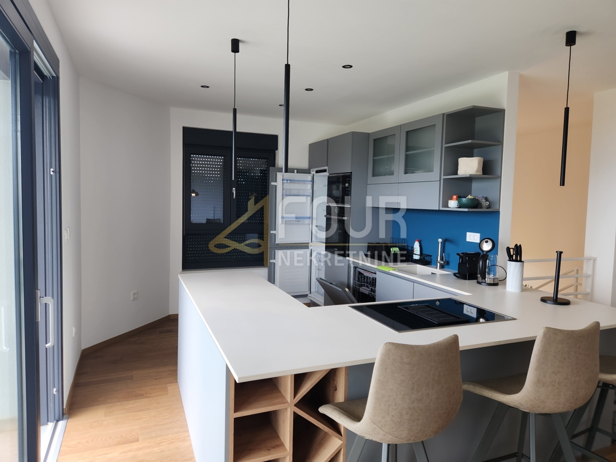 Ika, Opatija - Okolica, 136,32m2